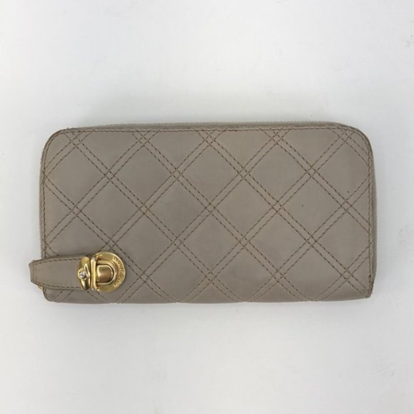 Marc Jacobs Handbags - Marc Jacobs Gray Quilted Zip-Around Wallet